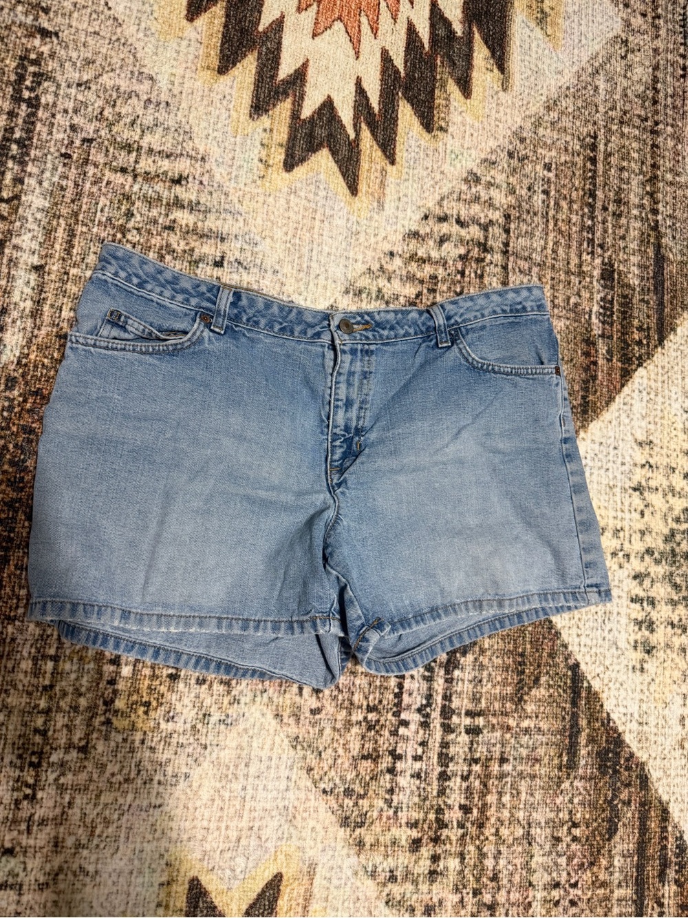 Old Navy Jean Shorts in Blue